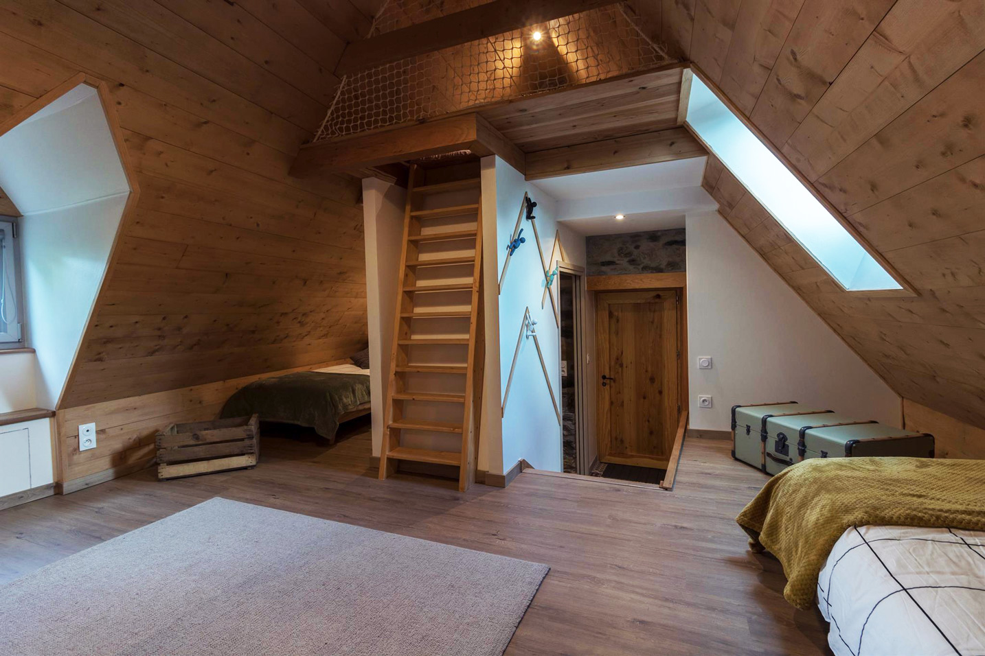 Chambre dortoir ,Chez Ninon à St Aventin en haute Garonne, dans le secteur de Luchon